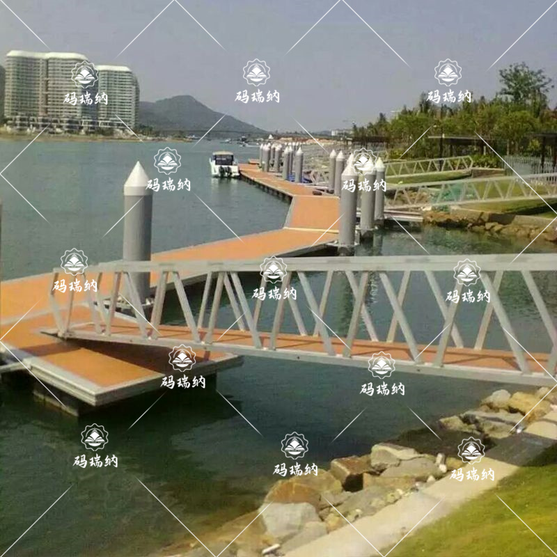 海南万宁神州半岛水上浮桥